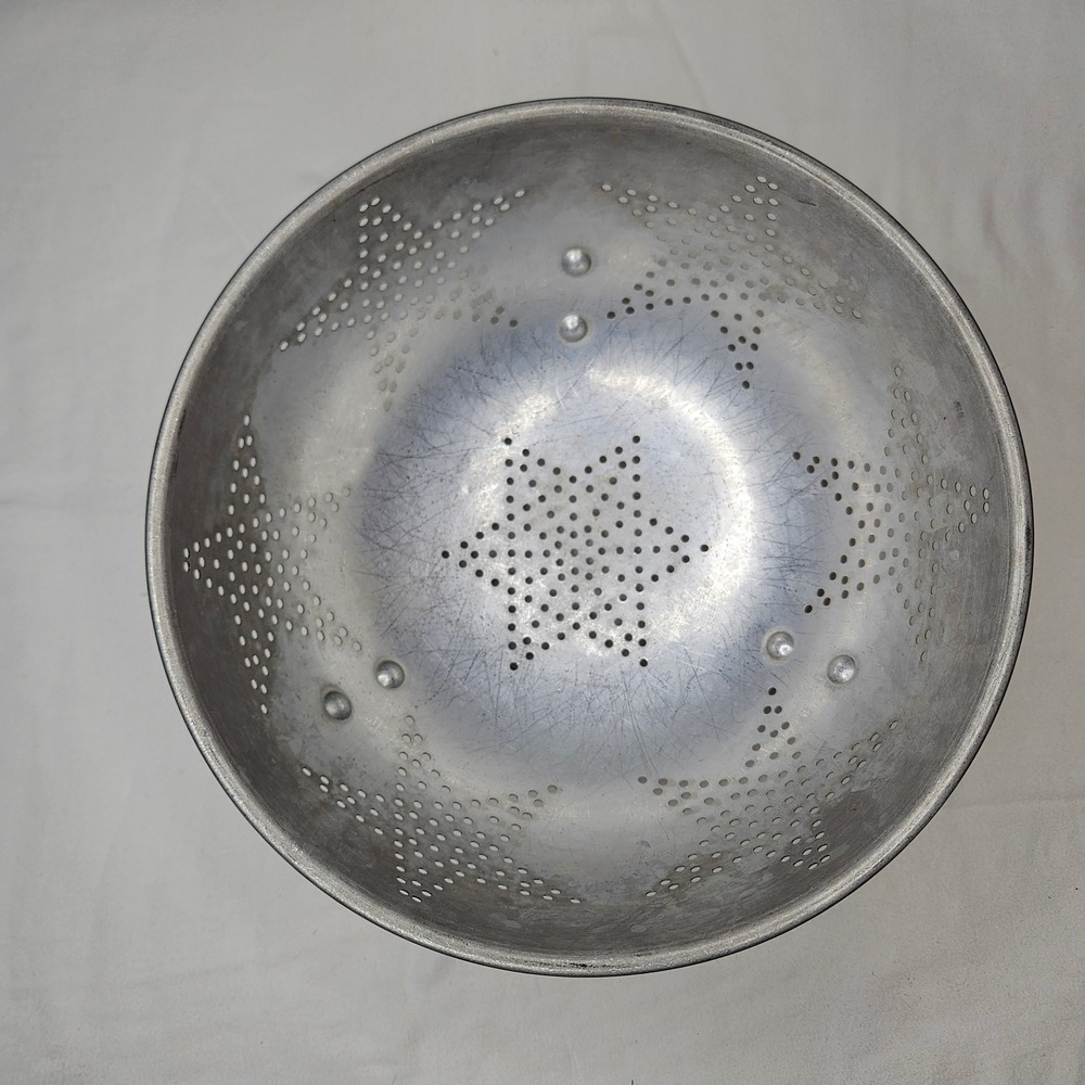 Vtg Aluminum‎ Star Pattern Footed Colander Strainer 9 Inch Silver Farmhouse
